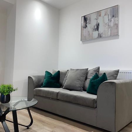Roomotel - Broadoaks Apartments Солихалл Экстерьер фото
