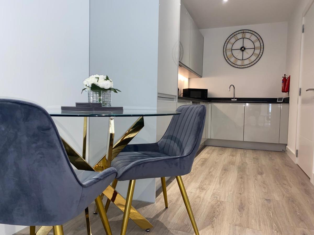 Roomotel - Broadoaks Apartments Солихалл Экстерьер фото