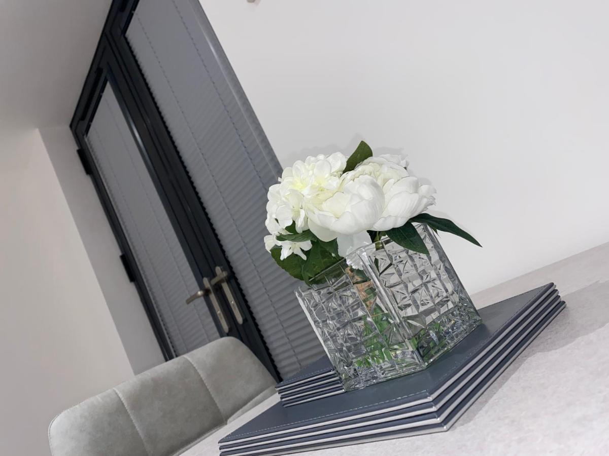 Roomotel - Broadoaks Apartments Солихалл Экстерьер фото
