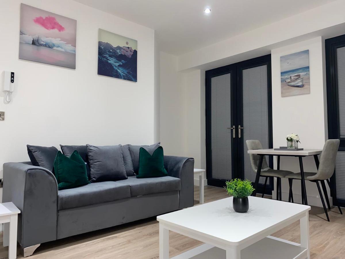 Roomotel - Broadoaks Apartments Солихалл Экстерьер фото
